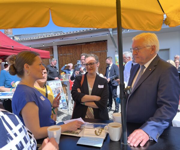 Begegnungsorte auf dem Land: Bundespräsident Steinmeier besucht Rehfelde