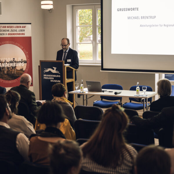 Fachtag 2025 in Wustrau: „Brandenburg gemeinsam gestalten – Zuzug und Zusammenwachsen vor Ort“